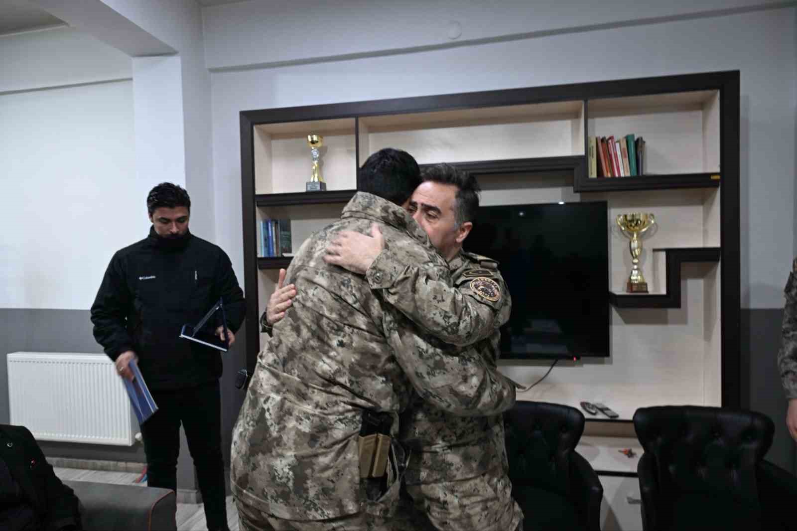 Ağrı Emniyet Müdürü Önder, Özel Harekât personeliyle iftarda bir araya geldi