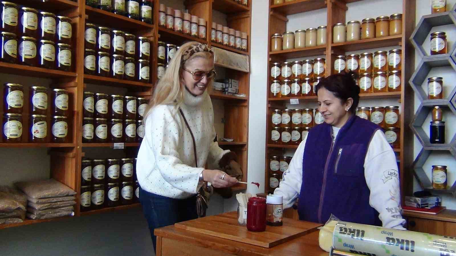 Tuğba Özay’dan Kars’ta Birlik ve Beraberlik Mesajı: 