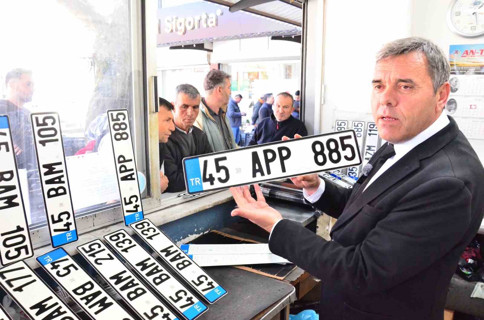 Manisa’da APP plaka yoğunluğu: 2 günde bin plaka değiştirildi