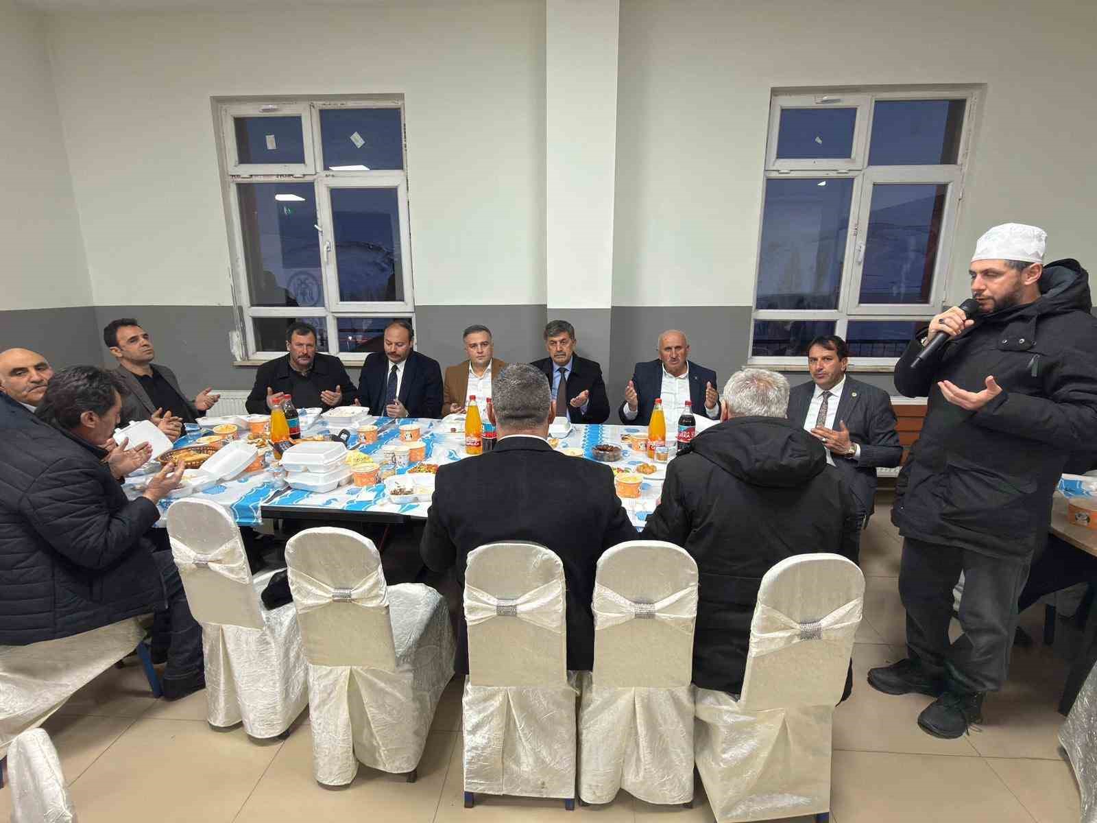 Otlukbeli’nde şehit yakınları, gaziler ve vatandaşlar iftar programında buluştu