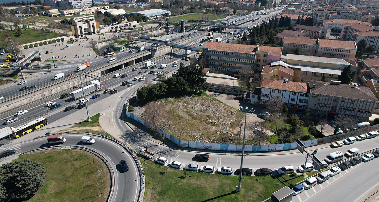 Avcılar’da 7 yıldır yaptırılmayan cami akıbetini bekliyor