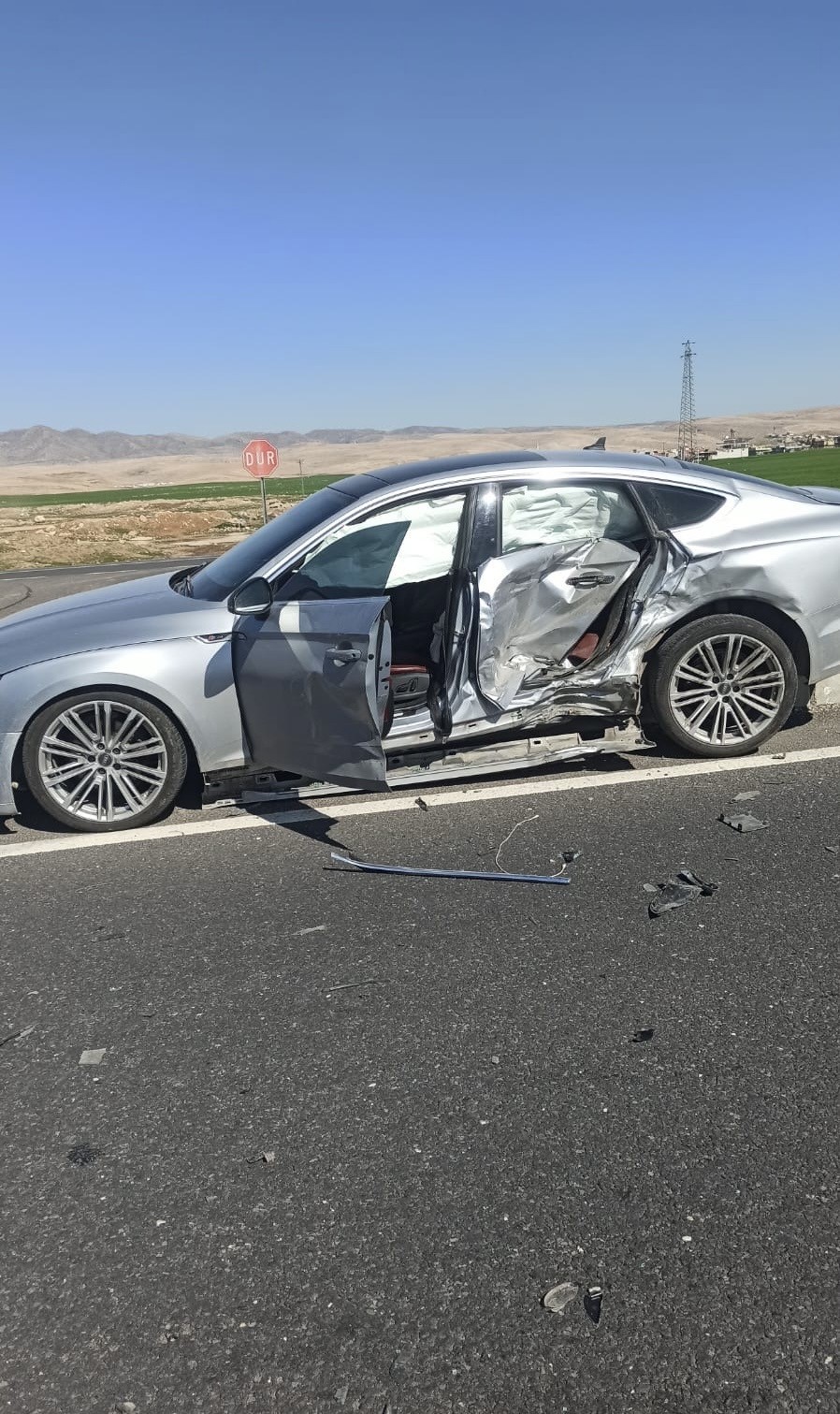 Mardin’de otomobiller çarpıştı: 3 yaralı