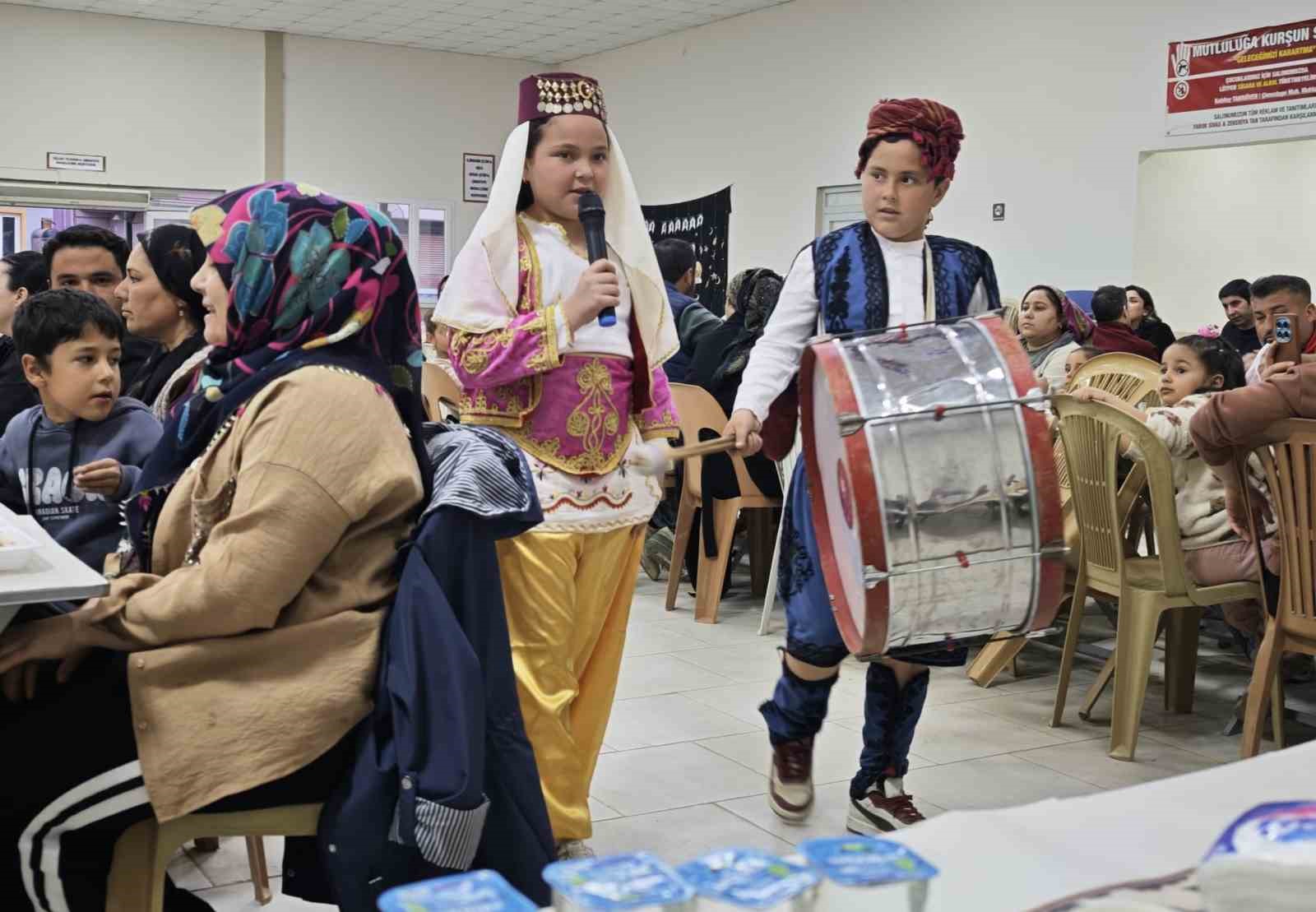 Çocukların Ramazan gösterileri iftar sofrasına renk kattı