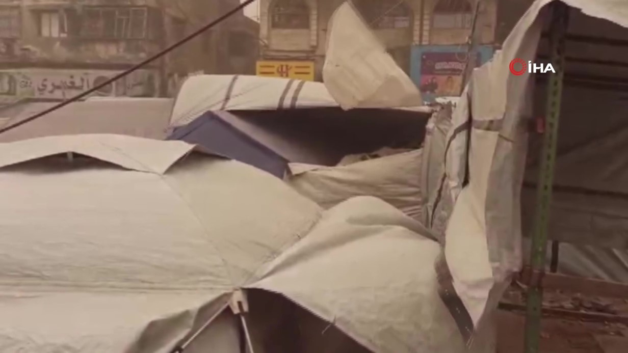 Gazze Şeridi'ni kum fırtınası vurdu