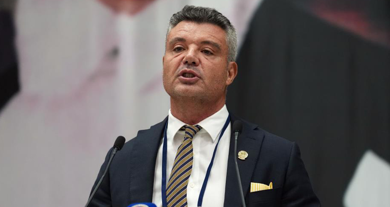 Fenerbahçe, Tedesco ile devam kararı aldı