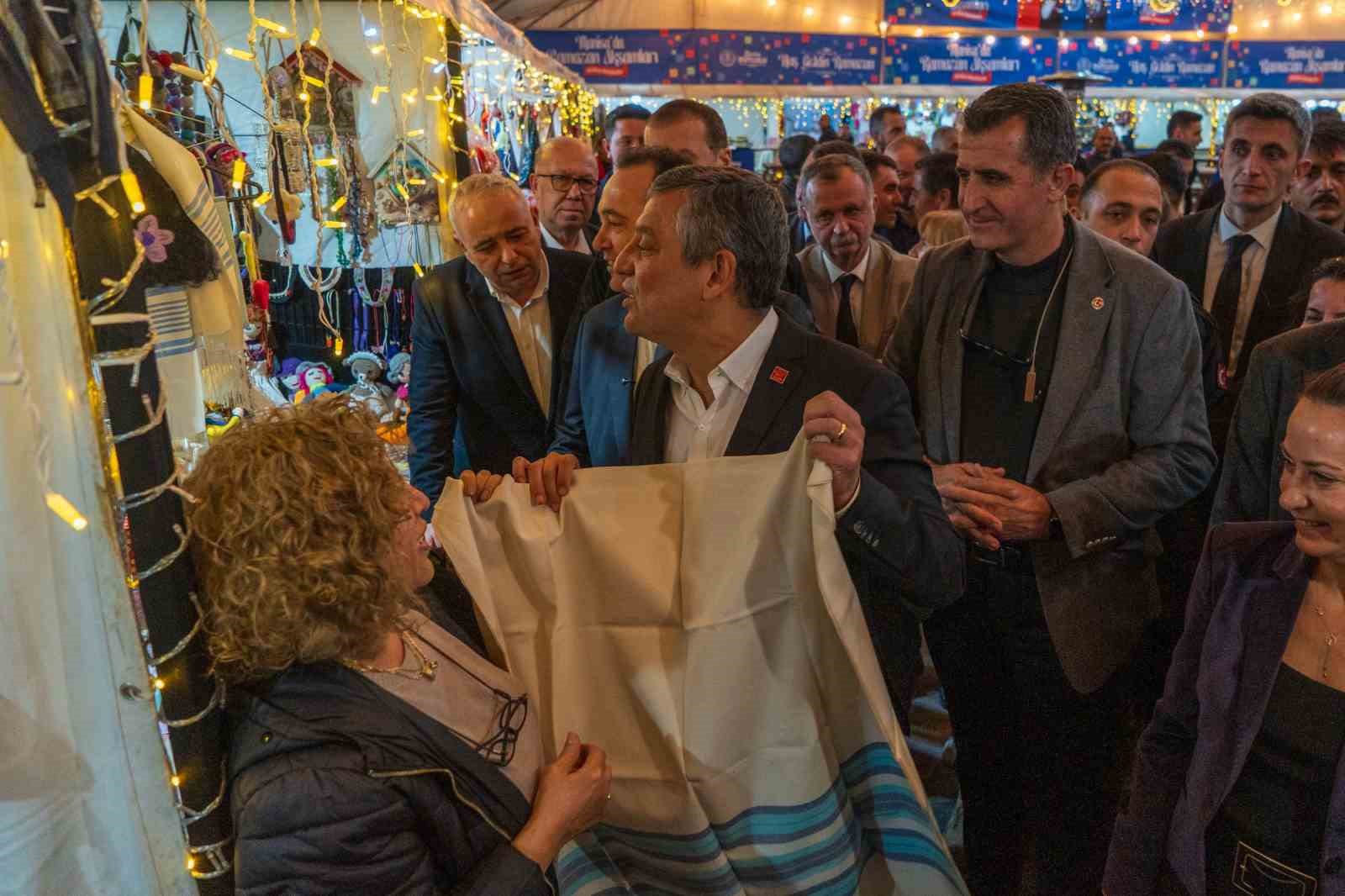 CHP Genel Başkanı Özel’den Manisa’da buruk iftar