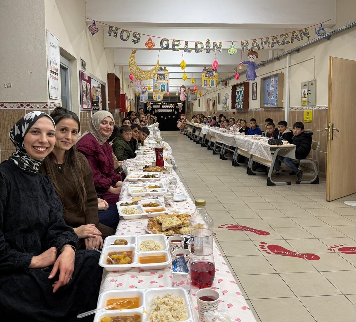 Aydıntepe’de öğretmenler ve öğrenciler iftar sofrasında bir araya geldi