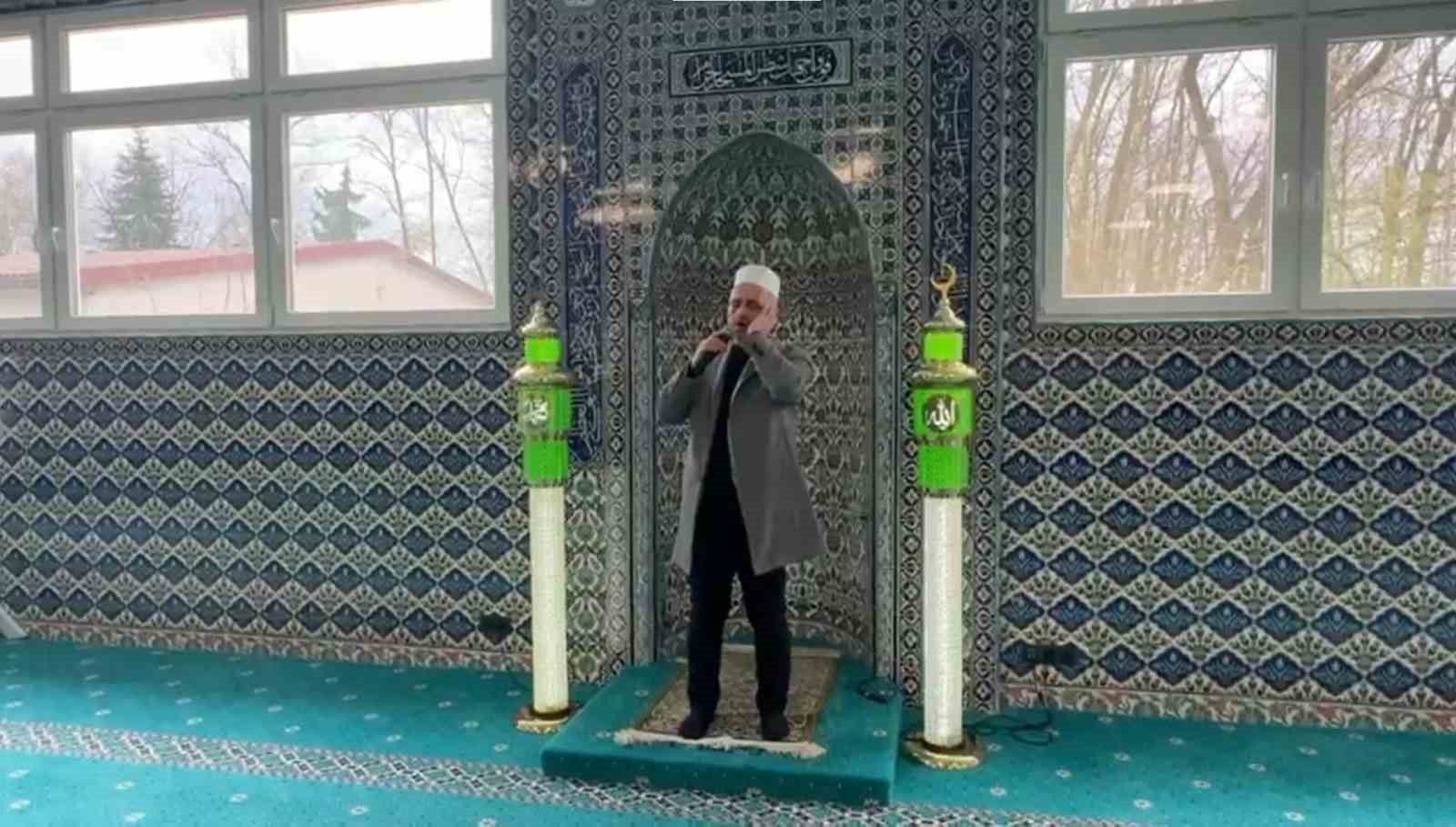 İlber Ortaylı’nın yıllar önceki vasiyeti yerine getirildi: Sesine hayran kaldığı o imam selasını okudu