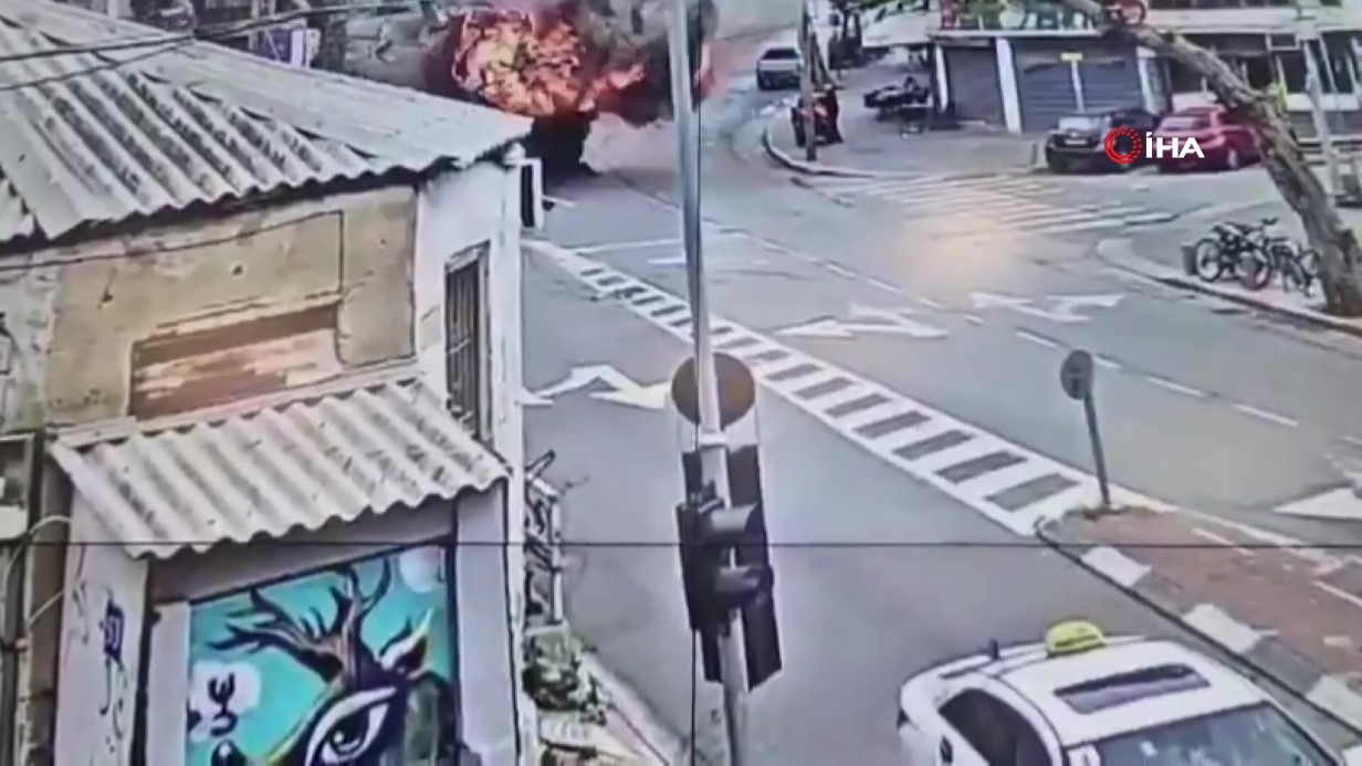 İran, İsrail’in merkezini hedef aldı: 3 yaralı