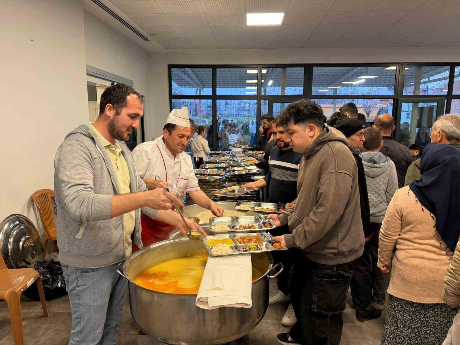 Başkan Arslan, Elmalı Mahallesi hemşehrileriyle iftarda buluştu