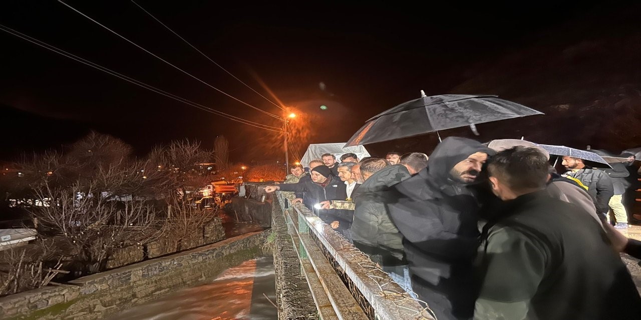 Şırnak Valisi Ekici sel bölgesinde: 