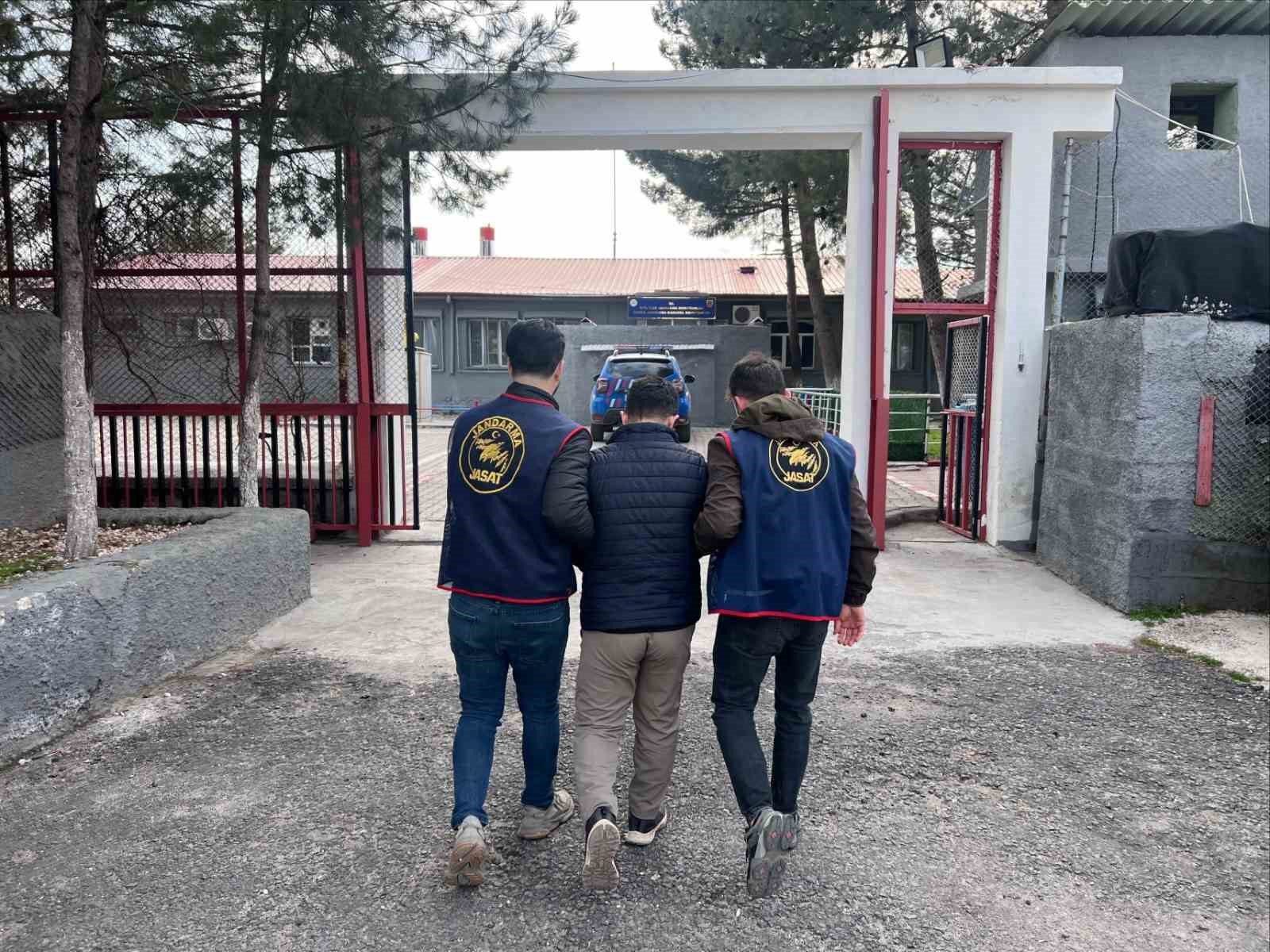 Diyarbakır’da haklarında kesinleşmiş hapis cezası bulunan 159 kişi yakalandı