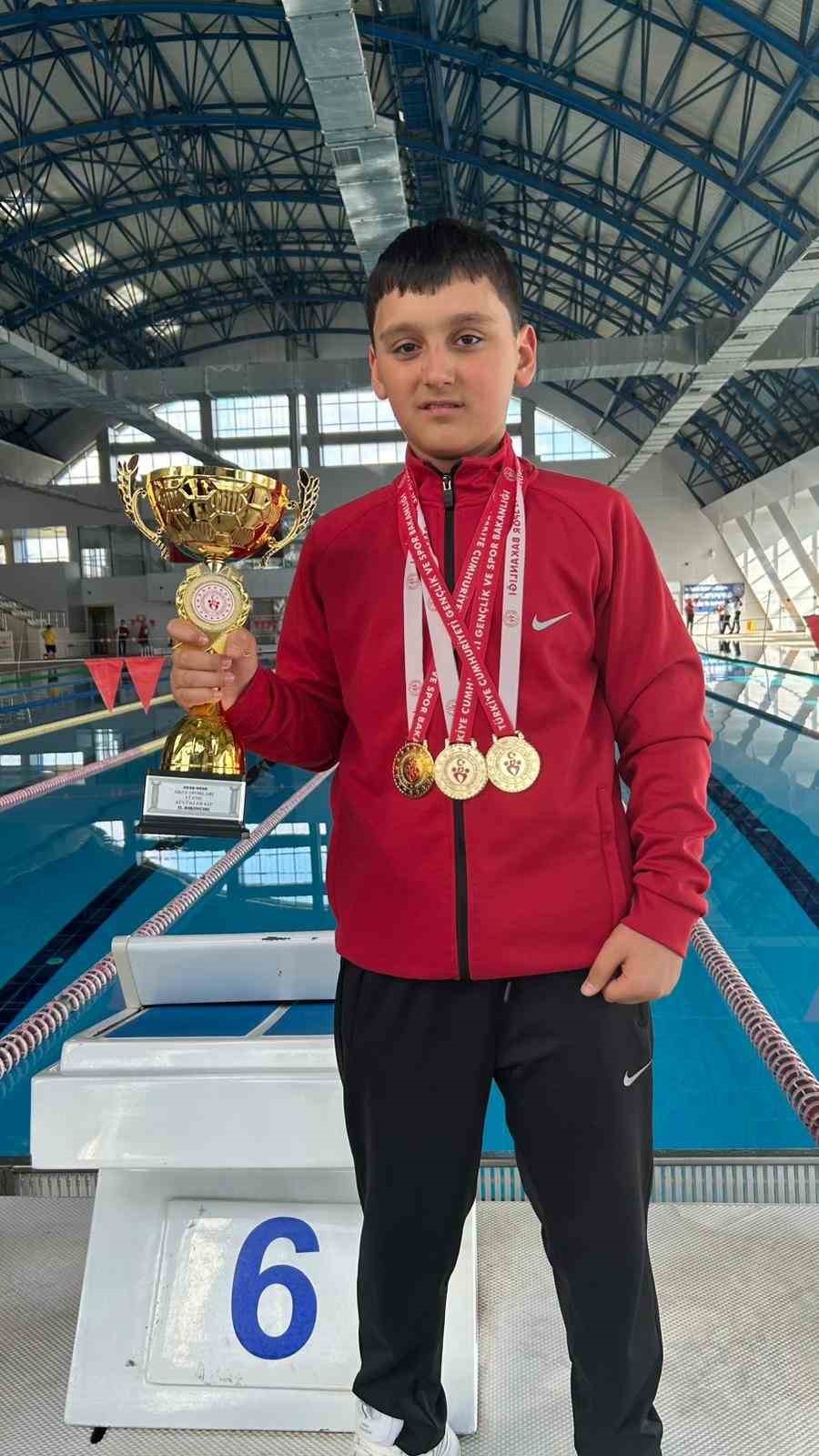 Karabüklü yüzücü Lord, Türkiye finallerine katılmaya hak kazandı