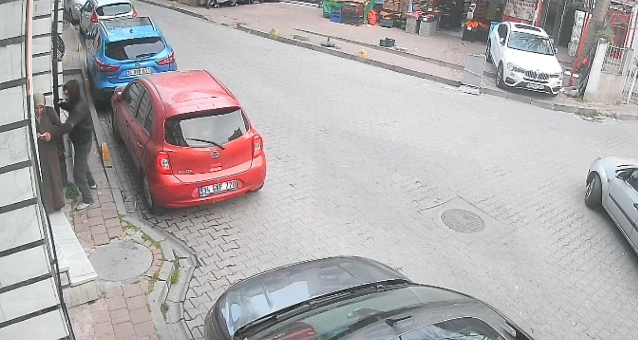 Fatih’te kapkaççı, kadının elindeki telefonu çaldı