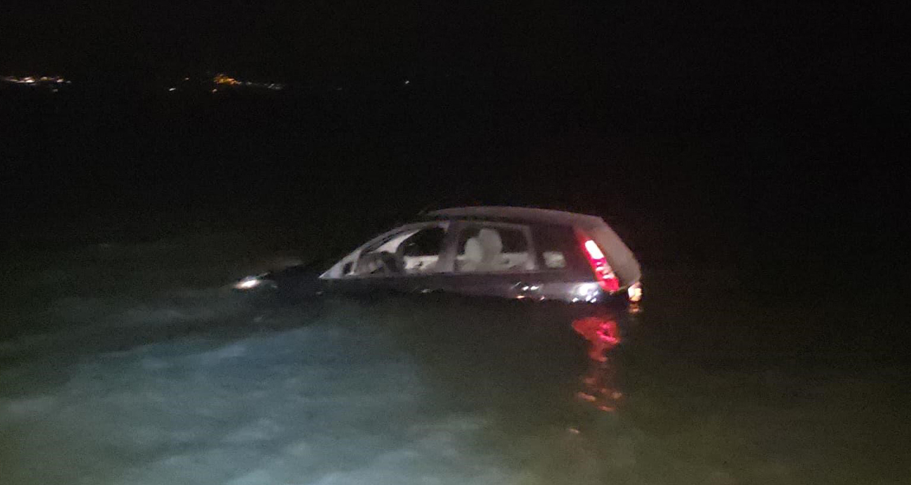 İznik Gölü’ne uçan otomobilde can pazarı