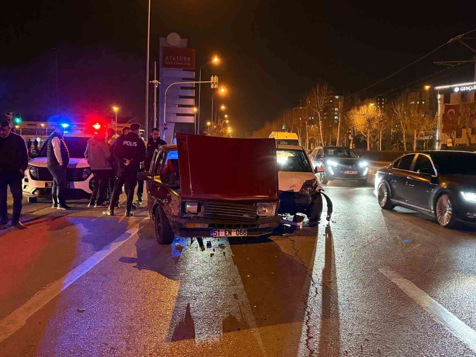 Kayseri’de otomobiller çarpıştı: 1 yaralı