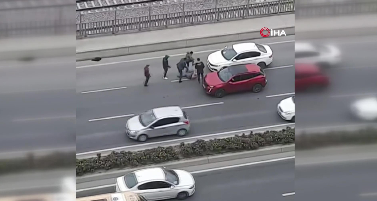 Küçükçekmece’de yol verme tartışması sopalı kavgaya dönüştü