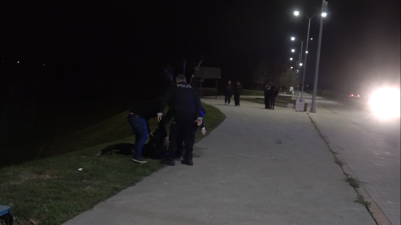 Bafra’da alkollü kadın ekipleri alarma geçirdi