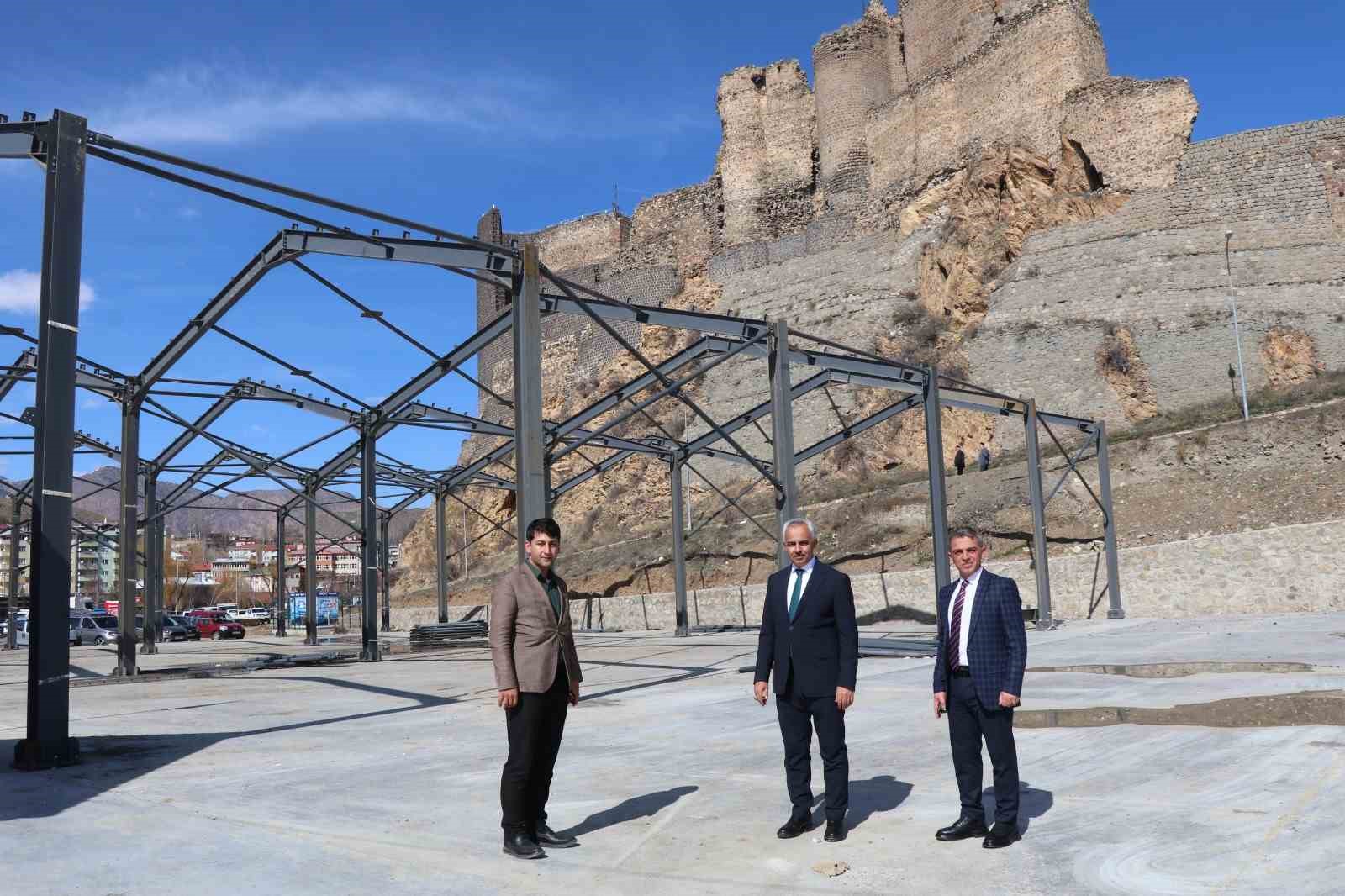 Oltu’da modern kapalı pazar yeri projesi devam ediyor