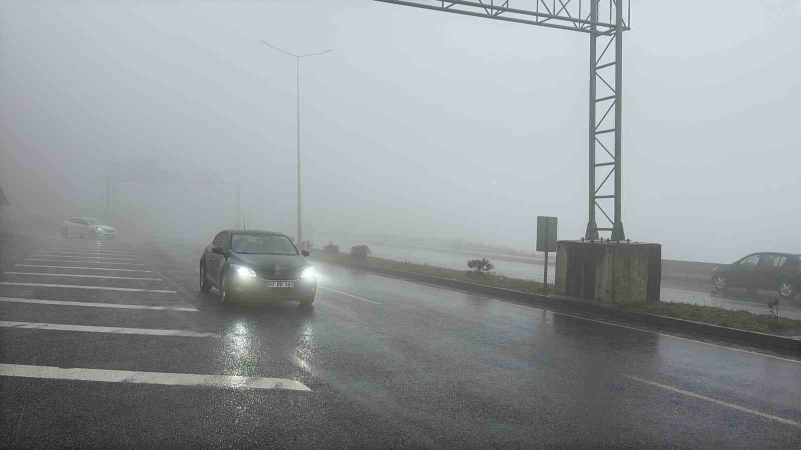 Zonguldak’ta etkili olan sis görüş mesafesini düşürdü