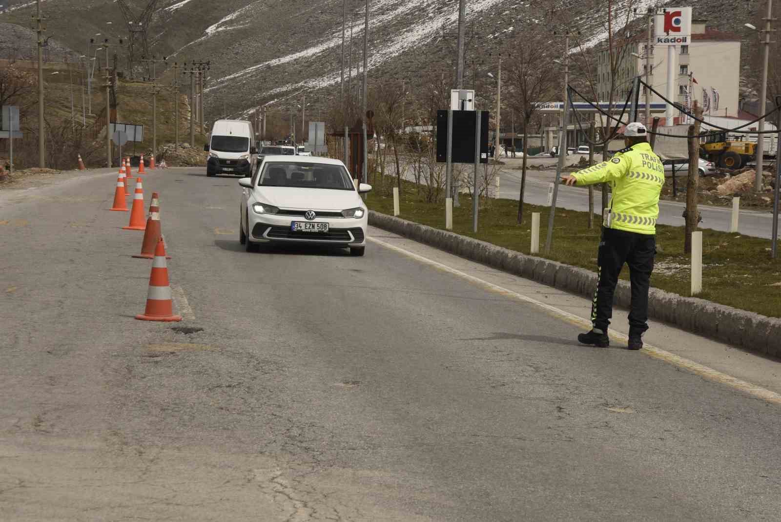 Bitlis’te bayram öncesi sıkı trafik denetimi