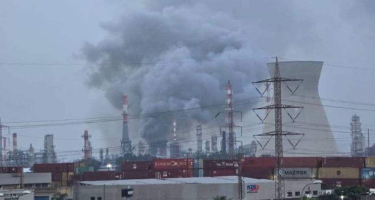 İran, İsrail’deki Hayfa Petrol Rafinerisi’ni hedef aldı