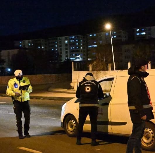 Bayburt polisi huzur ve güven için denetimlerini sürdürüyor