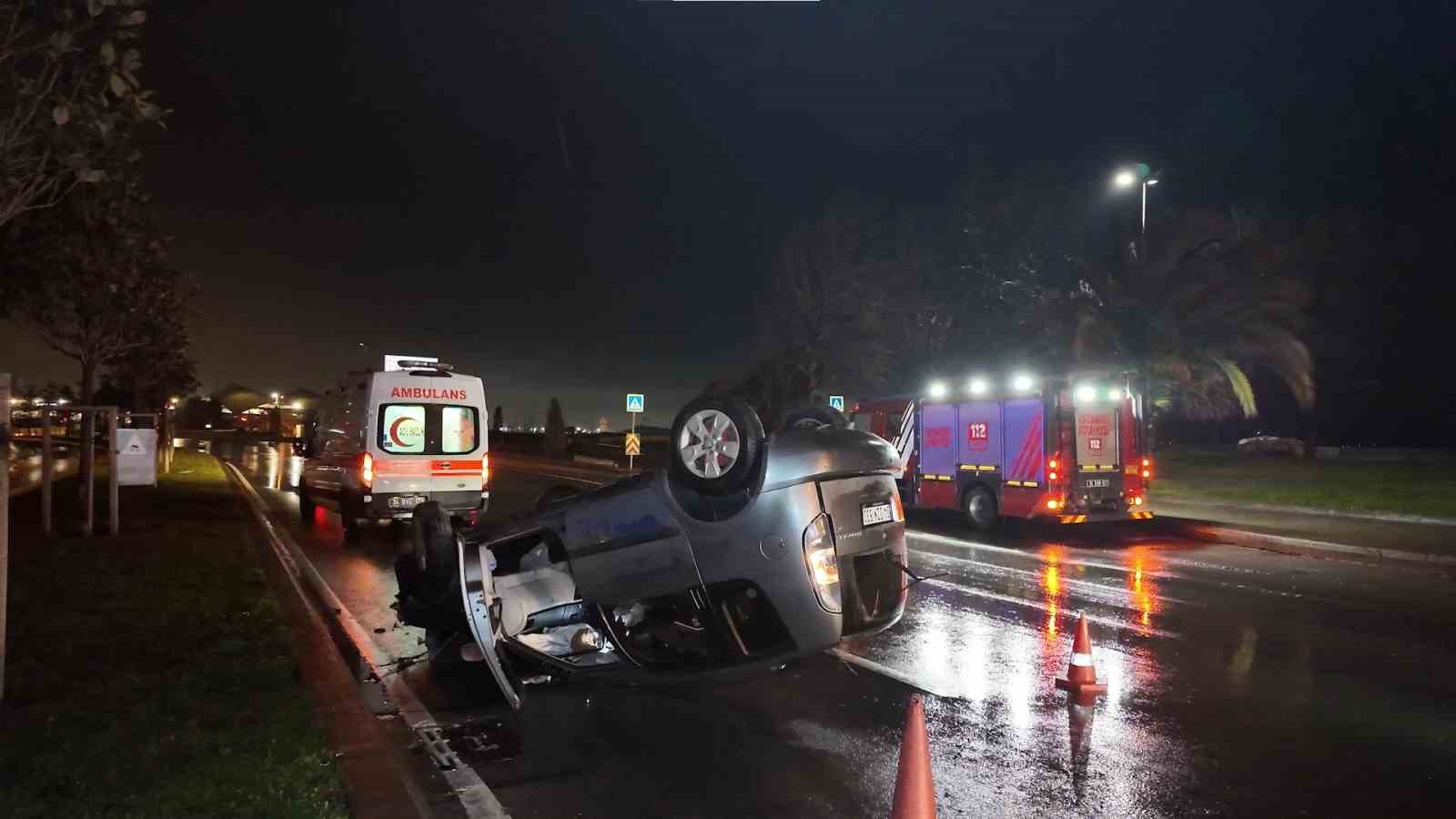 Pendik sahil yolunda aşırı hız kaza getirdi: 3 yaralı