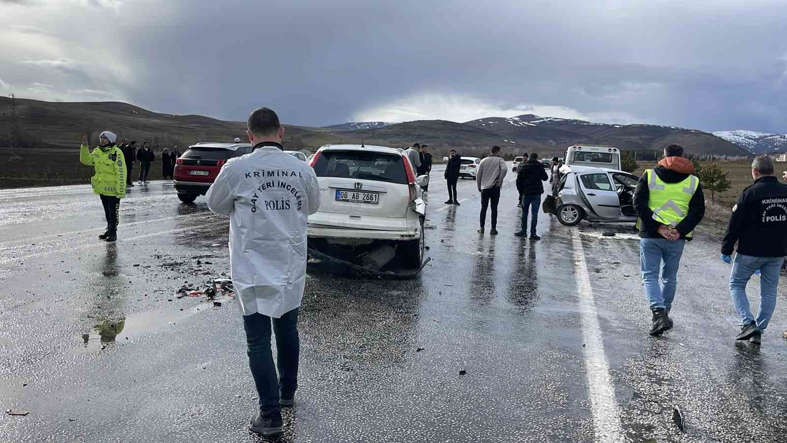 Bayram tatili dönüşü trafik kazası: 1 ölü, 5 yaralı