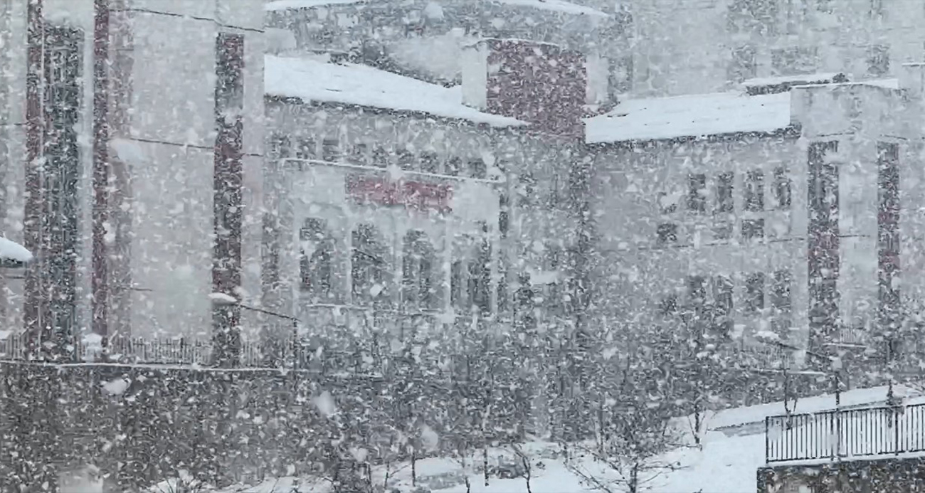 Hakkari ve Yüksekova’da eğitime kar engeli