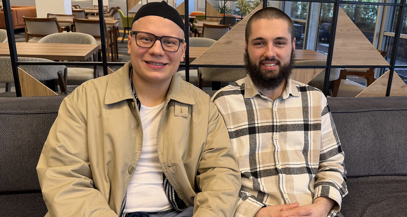 Almanya’da iki genç müslümanlığı araştırıp İslamiyeti seçtiler