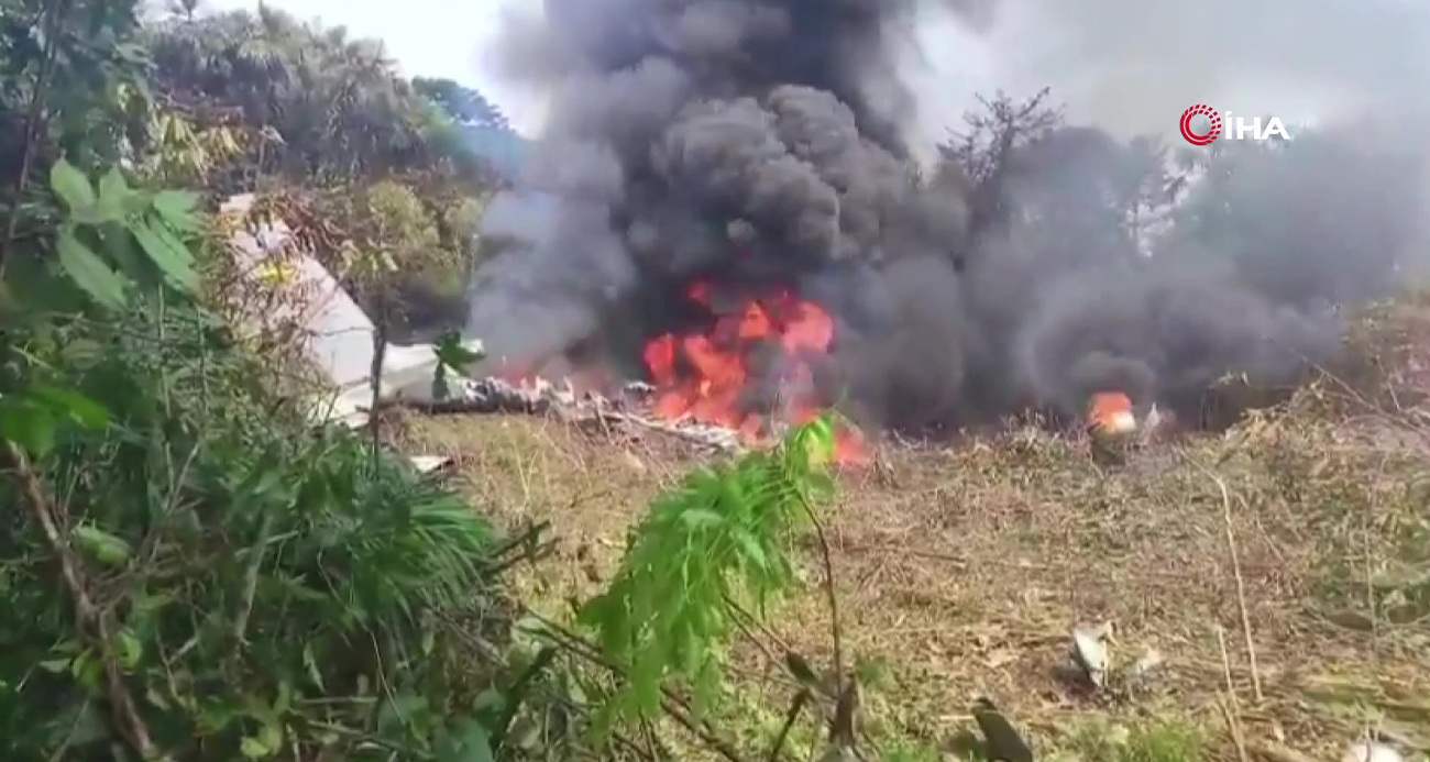 Kolombiya'da içerisinde 110 askerin bulunduğu askeri kargo uçağı düştü