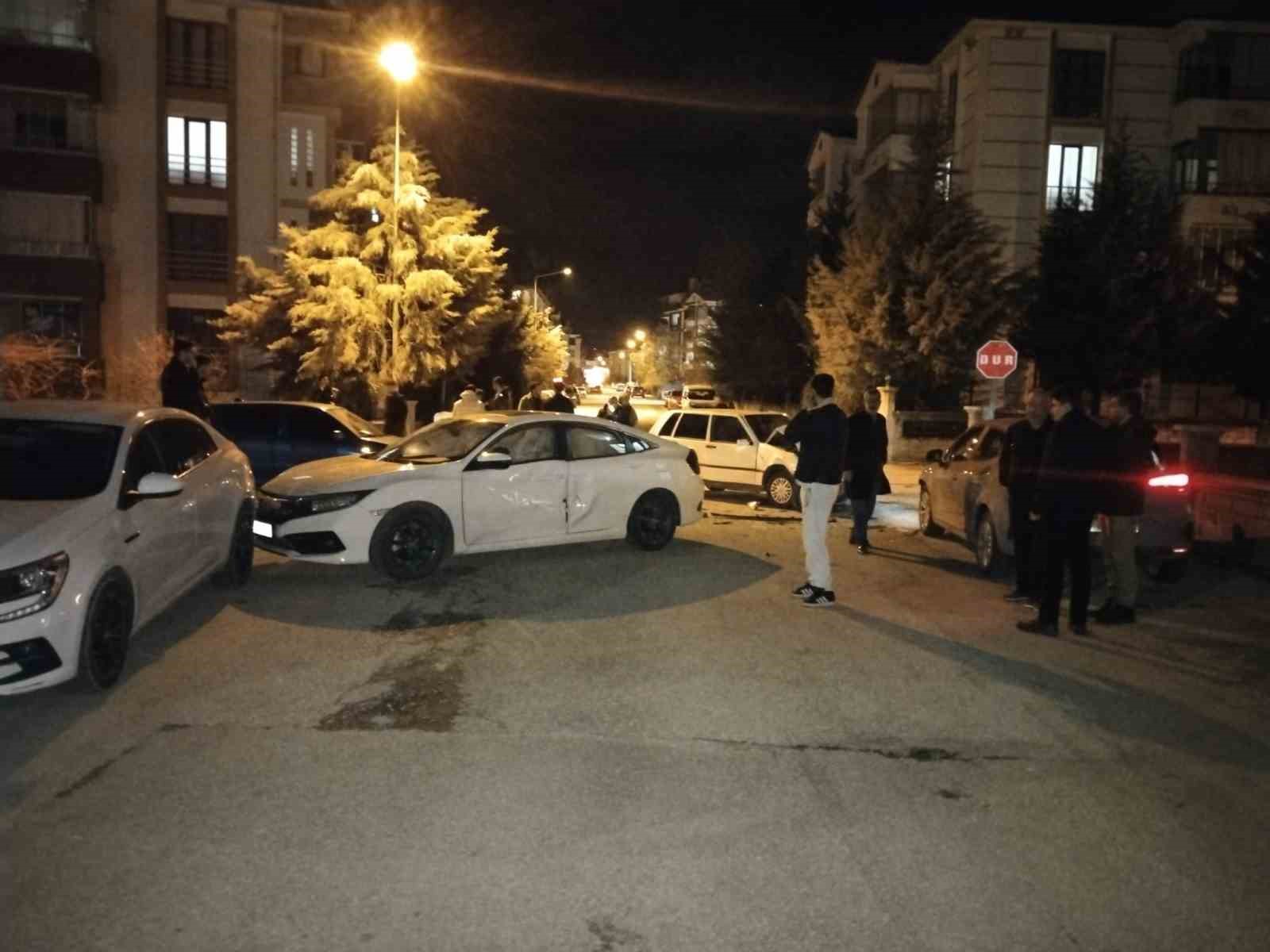 Elazığ’daki zincirleme kazada 4 araç hasar gördü