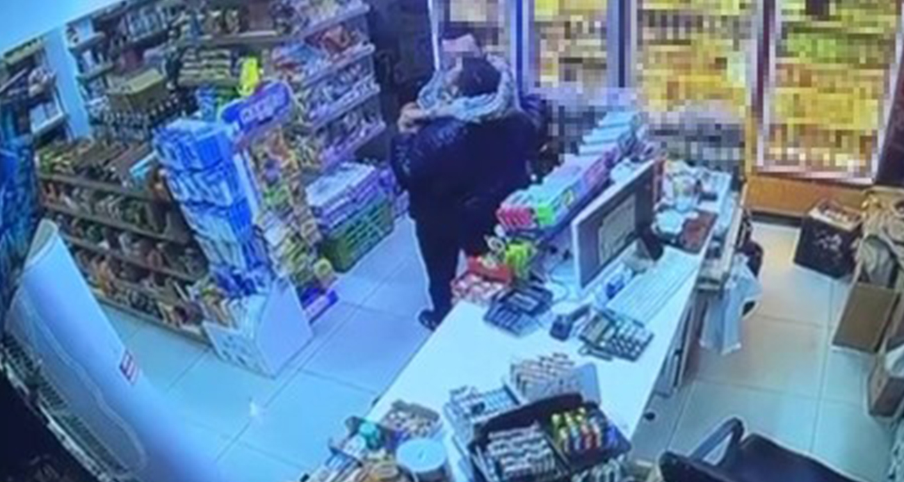 Markette 19 yaşındaki genci hayattan koparan cinayet anına ait görüntüler ortaya çıktı