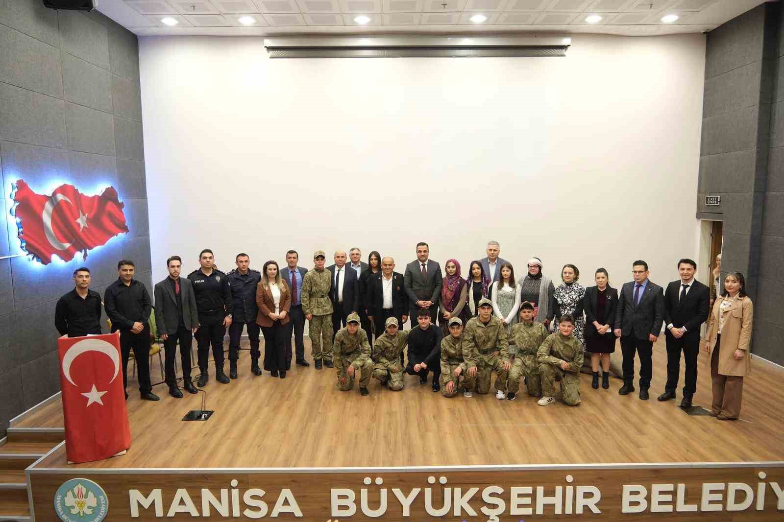 Öğrencilerin hazırladığı program büyük beğeni topladı