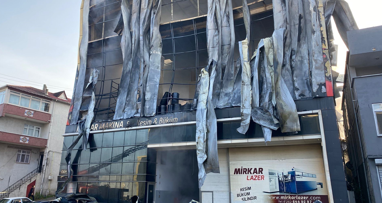 7 kişinin öldüğü yangın davasında aileler gözyaşlarına boğuldu