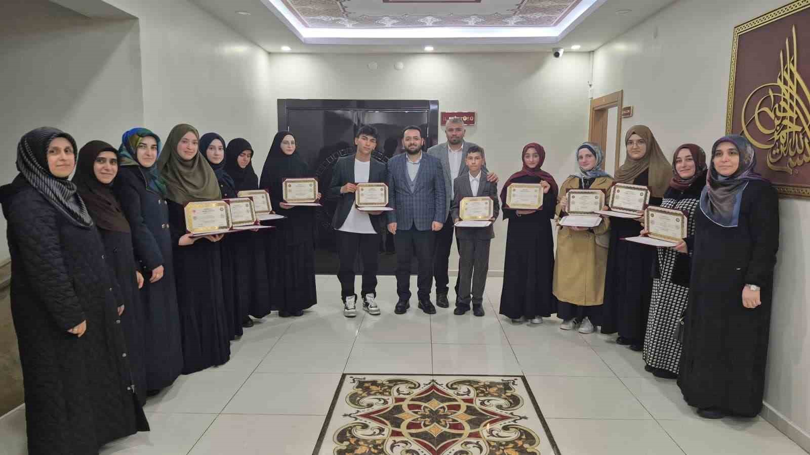 Sivas’ta 10 öğrenciye hafızlık belgesi verildi
