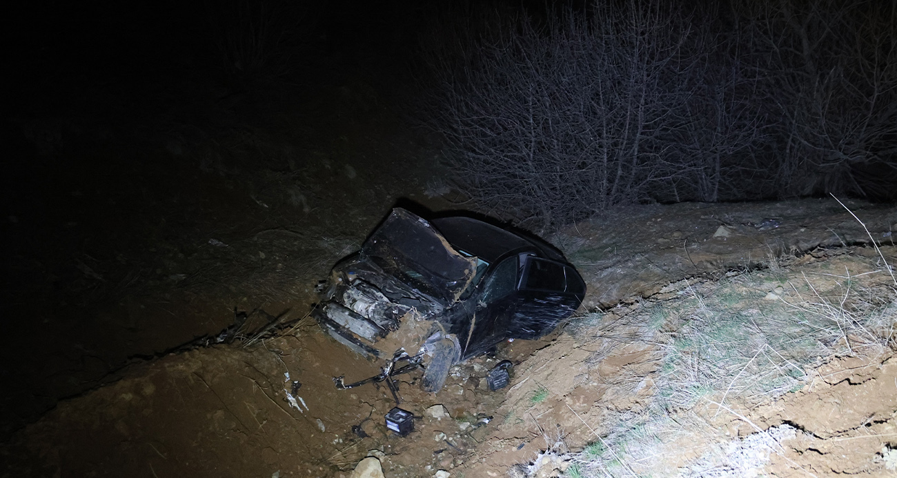 Elazığ’da otomobil şarampole uçtu: 2’si ağır 5 yaralı