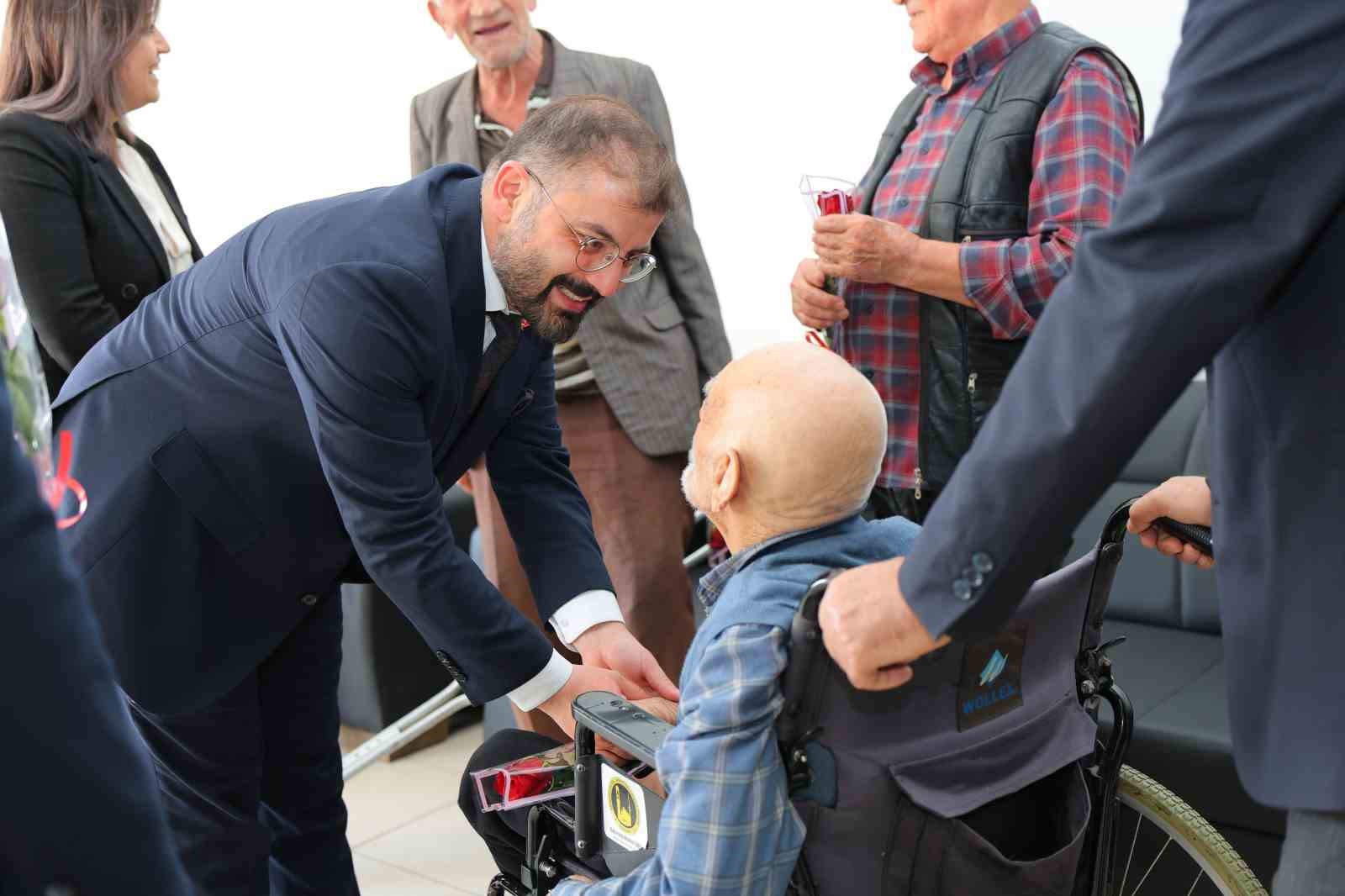 Bayburt’ta huzurevi sakinlerinin Yaşlılar Haftası kutlandı