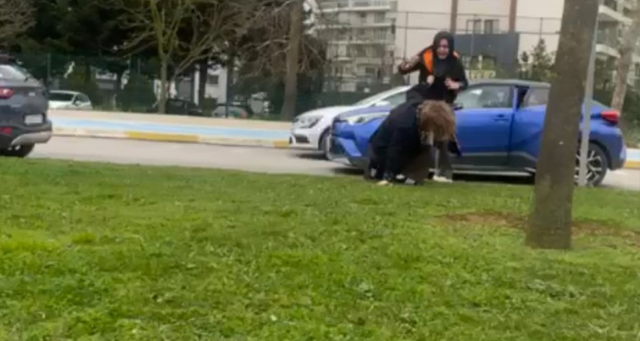 Pendik’te iki sürücü arasında yol kavgası çıktı: Kimseye aldırmadan yerlerde sürükledi