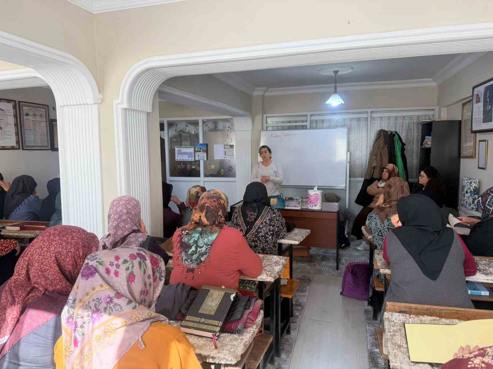 Kur’an kurslarında sağlık bilgilendirmeleri