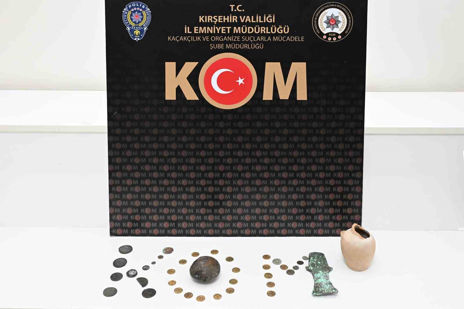 Kırşehir’de tarihi eser operasyonu: 38 parça eser ele geçirildi