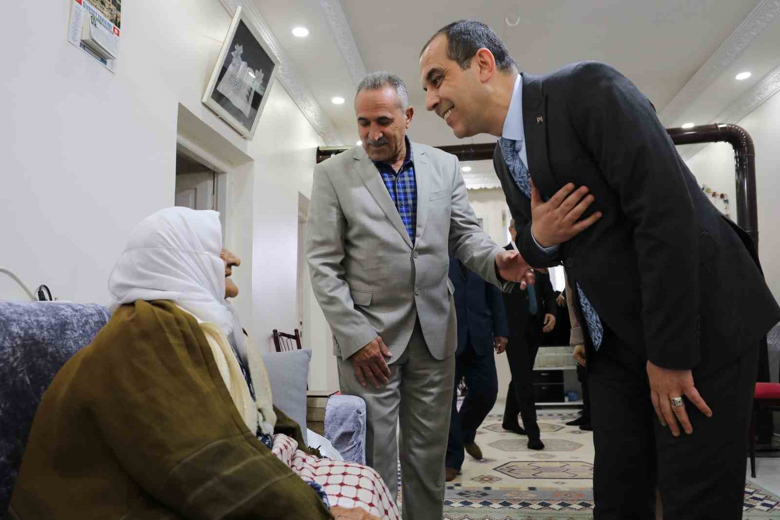 Vali Taşolar’dan yaşlılara 