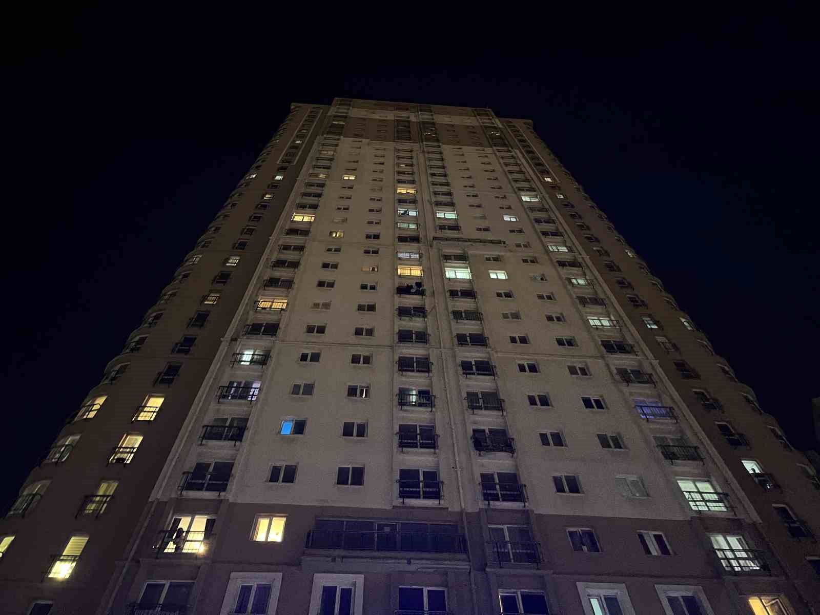 Esenyurt’ta siteden düşen yabancı uyruklu kadın hayatını kaybetti