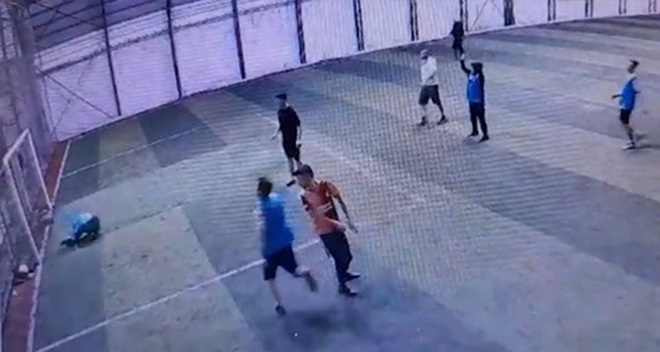 Halı sahada yürek yakan ölüm: Kaleci top darbesi sonrası hayatını kaybetti