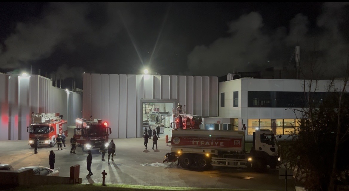 Çerkezköy OSB’de fabrika yangını kontrol altına alındı