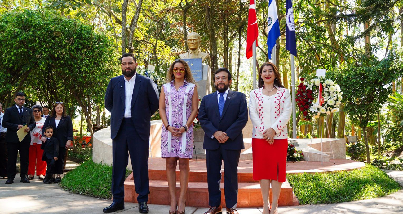 San Salvador’daki Türkiye Parkı kapılarını ziyaretçilere açtı