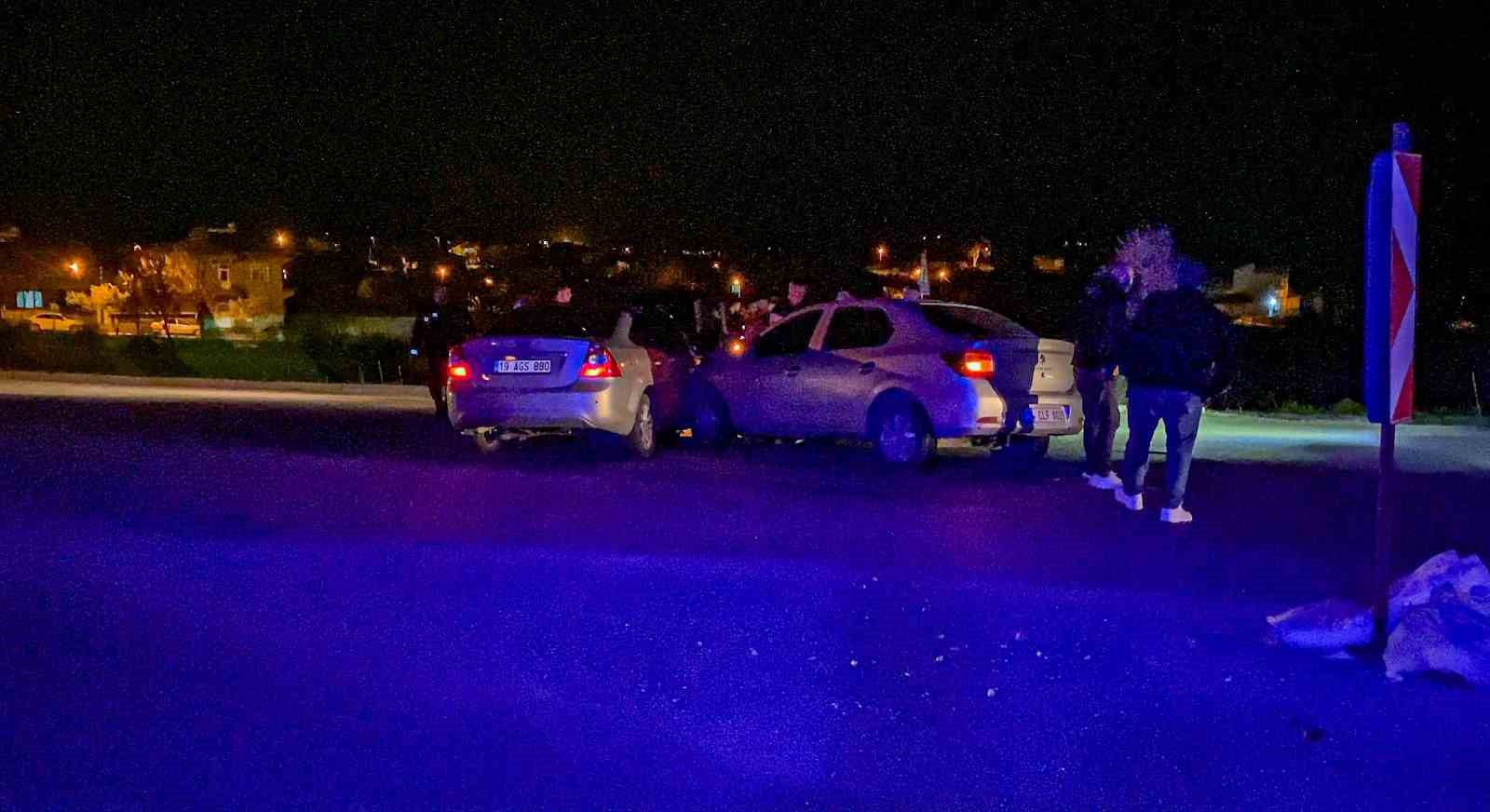 Çorum’da iki otomobil çarpıştı: 6 yaralı