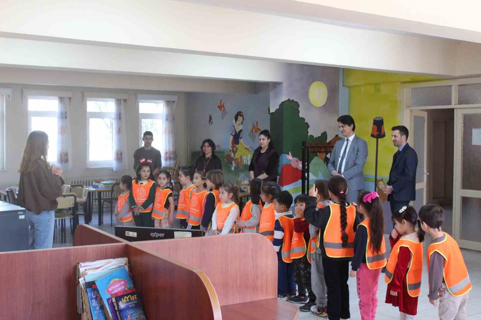 Köyceğiz’de minik kalpler kütüphane ile buluştu