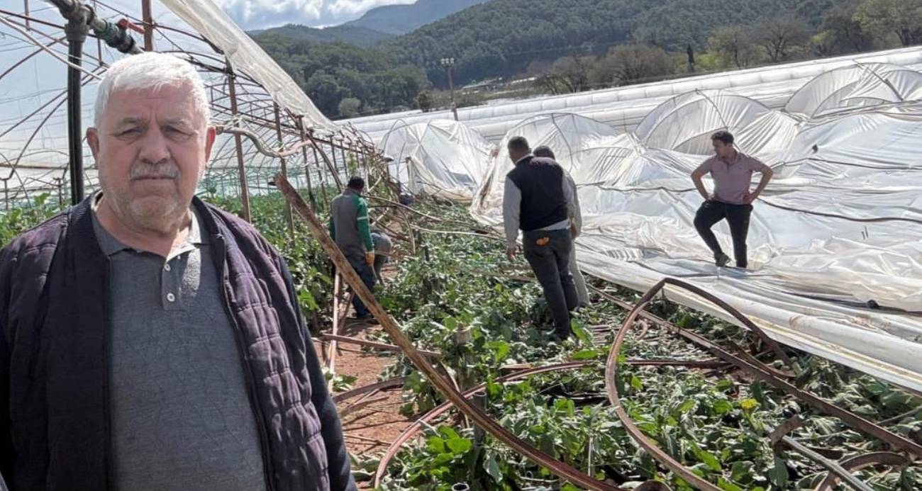 Kumluca’da hortum seraları vurdu, 10 dönüm alan zarar gördü